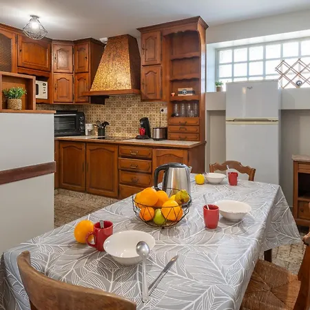 La Maison Du Bonheur - Grand Jardin Coron